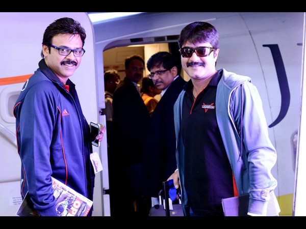 రాంచీ లో తెలుగు స్టార్ హీరోలు- ప్రాక్టీస్ మ్యాచ్ (ఫోటోలు)