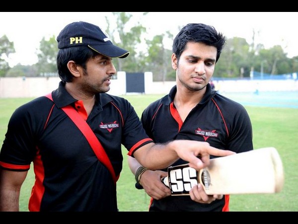 రాంచీ లో తెలుగు స్టార్ హీరోలు- ప్రాక్టీస్ మ్యాచ్ (ఫోటోలు)