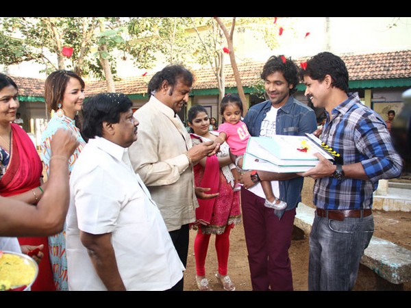 మంచు విష్ణు కొత్త చిత్రం ప్రారంభం(ఫొటోలు)