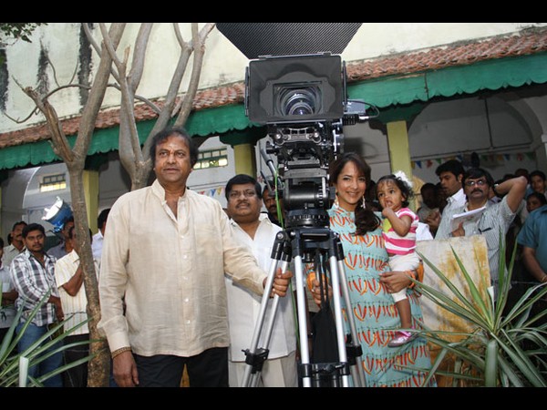 మంచు విష్ణు కొత్త చిత్రం ప్రారంభం(ఫొటోలు)