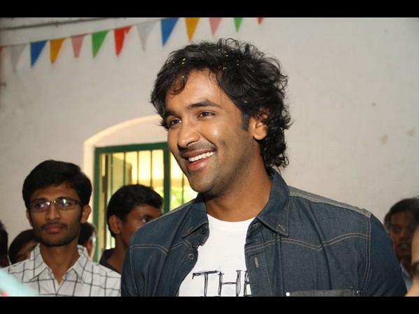 మంచు విష్ణు కొత్త చిత్రం ప్రారంభం(ఫొటోలు)