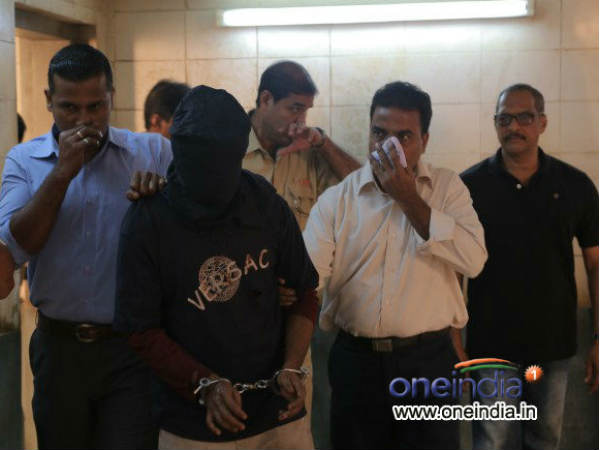 ఎమోషనలే కానీ... (‘26/11 ఇండియాపై దాడి’ రివ్యూ)