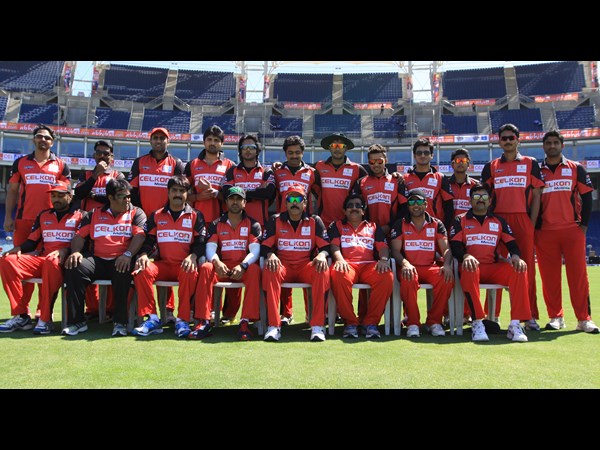 రామ్ చరణ్ అండ్ టీమ్ కొట్టుడే కొట్టుడు( సిసిల్ 3: ఫోటోలు) 