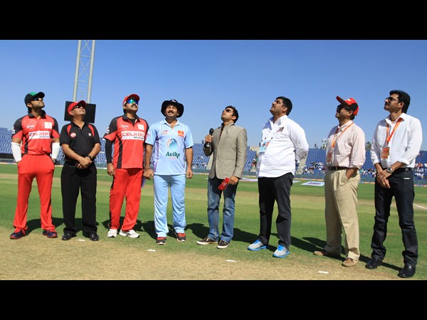 రామ్ చరణ్ అండ్ టీమ్ కొట్టుడే కొట్టుడు( సిసిల్ 3: ఫోటోలు) 