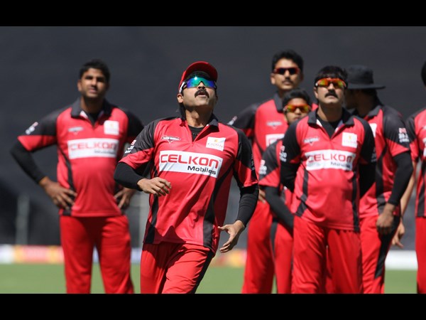 రామ్ చరణ్ అండ్ టీమ్ కొట్టుడే కొట్టుడు( సిసిల్ 3: ఫోటోలు) 