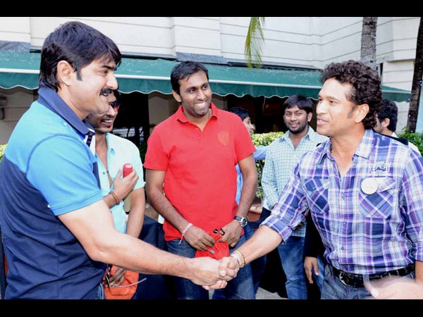 సచిన్‌ను కలిసిన తెలుగు హీరోల ఆనందం(ఫోటో ఫీచర్)
