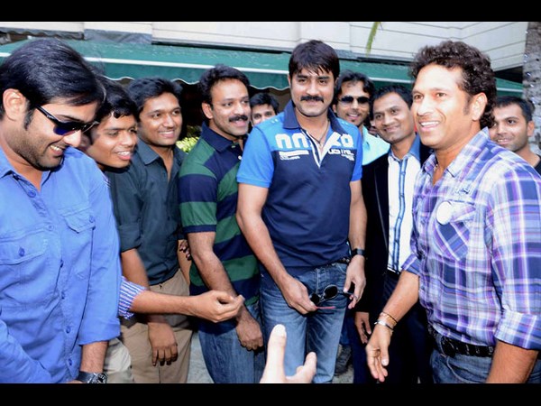 సచిన్‌ను కలిసిన తెలుగు హీరోల ఆనందం(ఫోటో ఫీచర్)