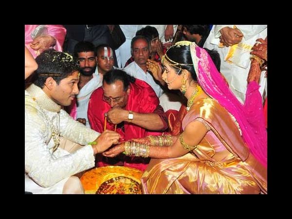 స్పెయిన్లో అల్లు అర్జున్ మ్యారేజ్ డే సెలబ్రేషన్ (ఫోటో ఫీచర్)