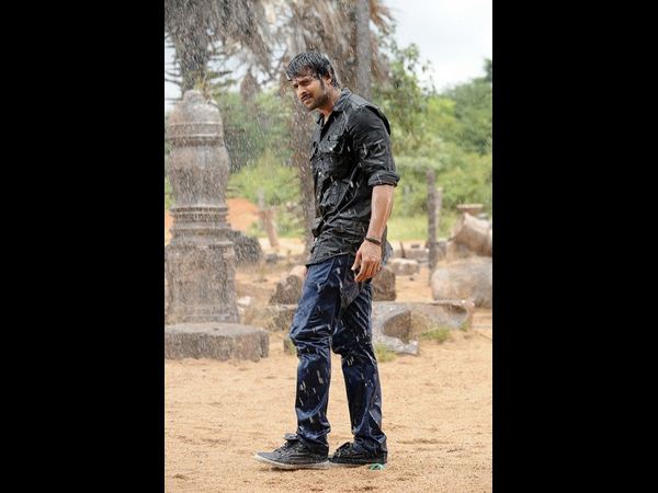 మిర్చి: కొత్తగా యాడ్‌చేసే ఫైట్‌లో ప్రభాస్ ఇలా...(ఫోటోలు)