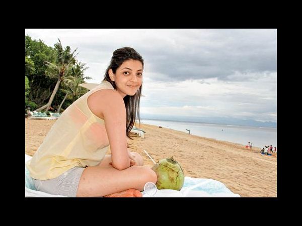 సముద్ర తీరంలో ఎంజాయ్ చేసిన కాజల్ (ఫోటోలు)