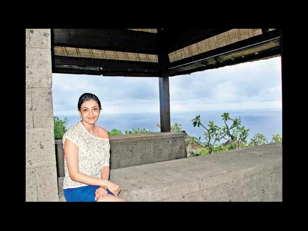 సముద్ర తీరంలో ఎంజాయ్ చేసిన కాజల్ (ఫోటోలు)