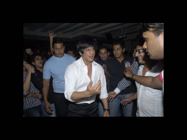 సినీతారలు...తాగి ఒళ్లు మరిచిపోయి ఇలా (ఫోటో ఫీచర్)