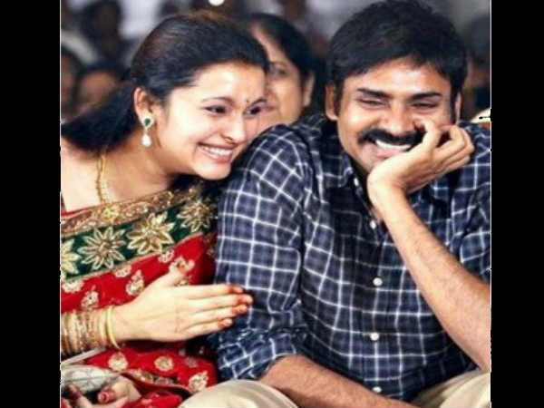 భార్య రేణుతో పవన్ కళ్యాణ్ (అరుదైన ఫోటోలు)