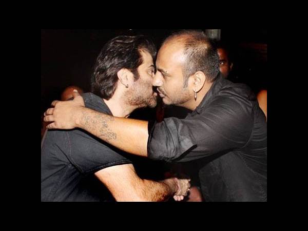 ము..ము..ముద్దు మిస్సైందా?(కెమెరాకు చిక్కిన సినీ స్టార్స్)