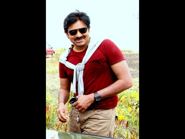 పుట్టిన రోజు వేడకలో పవన్ కళ్యాణ్ ( అరుదైన ఫోటోలు)