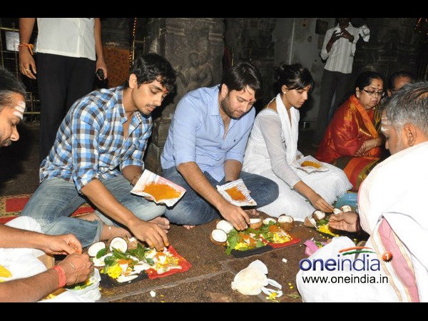 ఫొటోలు: శ్రీకాళహిస్తిలో సిద్ధార్థ, సమంత