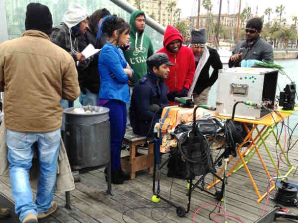 'ఇద్దరమ్మాయిలతో' లో ఐటం గర్ల్ ఈ సెక్స్ బాంబే( లొకేషన్ ఫోటోలు)