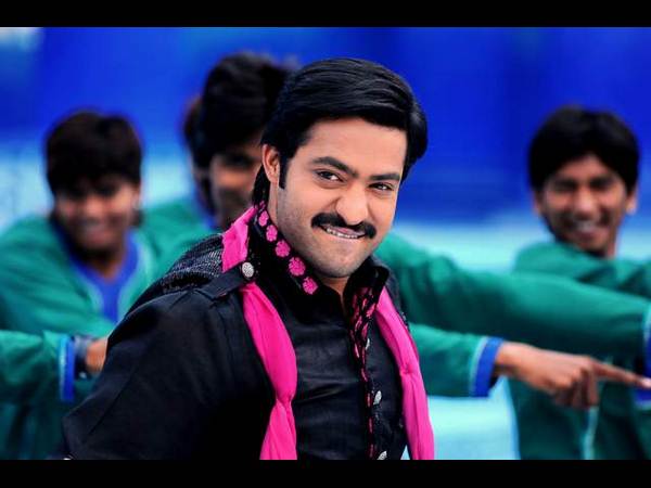 సాలిడ్ గా సౌండ్ రేపుతున్న 'బాద్ షా' స్టిల్స్(ఫోటోలు)