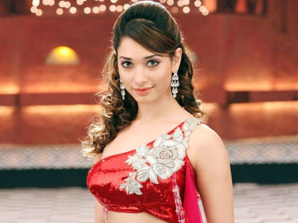 ఆరేసుకున్న తాప్సీ...జారేసుకున్న తమన్నా ( హాట్ ఫోటో ఫీచర్)