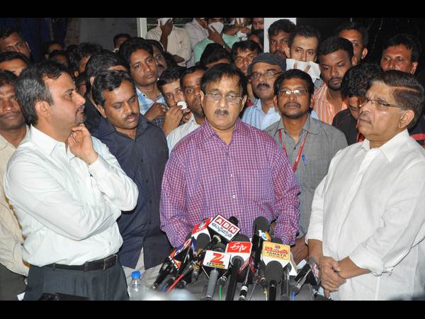 మాటీవీ ప్రెస్ రిలీజ్, దాడికి సంబంధించి ఫోటోలు