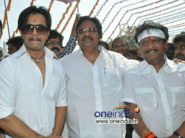 ఫోటోలు: అర్జున్-లక్ష్మీరాయ్‘రాణీ రాణమ్మ’కు దాసరి క్లాప్