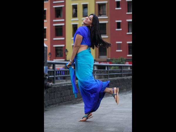 బొద్దుగా ఉన్నా ముద్దొస్తున్న సెక్సీ అనుష్క(న్యూ హాట్ ఫోటోస్)