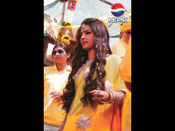 పెప్సీ అమ్మోరు: రామ్ చరణ్ హీరోయిన్ న్యూలుక్