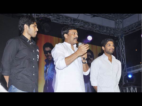 శిరీష్‌ హీరో అంటే షాకయ్యాం: ఫ్యాన్స్‌ మీట్లో చిరు (ఫోటోలు)