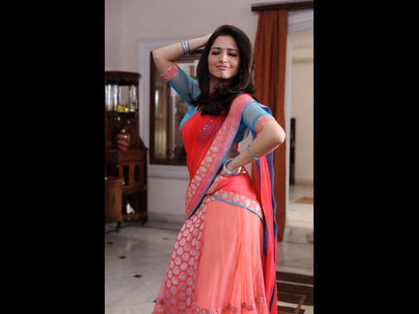 అదీ తమన్నా 'తడాఖా' (హాట్ గా రెచ్చిపోయిన ఫోటోలు