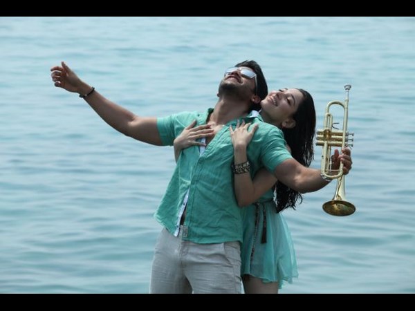 అదీ తమన్నా 'తడాఖా' (హాట్ గా రెచ్చిపోయిన ఫోటోలు