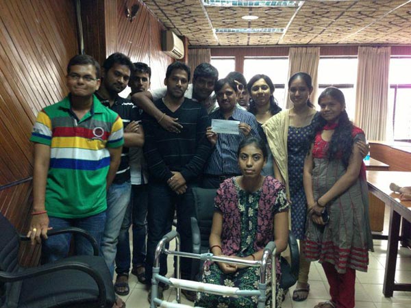 బాంబ్ బ్లాస్ట్ విక్టిమ్‌కి సమంత ఫ్యాన్స్ సాయం (ఫోటోలు)