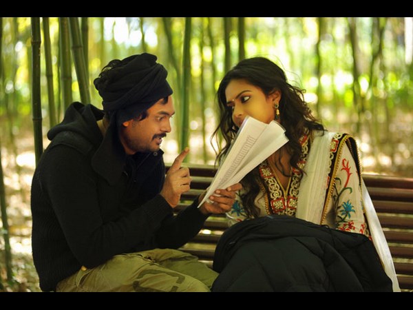 'ఇద్దరమ్మాయిలతో' హీరో,డైరక్టర్ కలిసి...( లీకెడ్ ఫోటోలు)