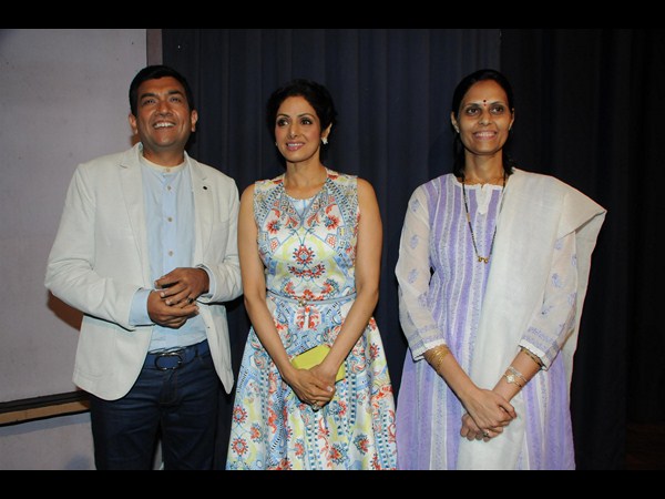 పిక్చర్స్ : శ్రీదేవి గ్లామర్ కేక...