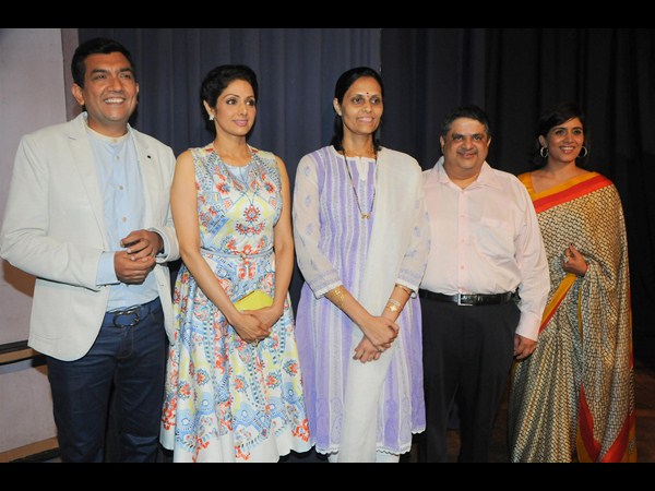 పిక్చర్స్ : శ్రీదేవి గ్లామర్ కేక...