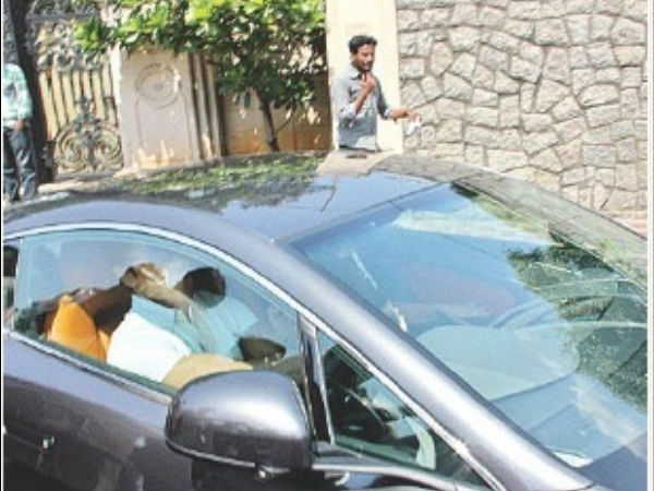 రామ్ చరణ్ బాడీగార్డ్స్ దాడి...ఫోటోలు