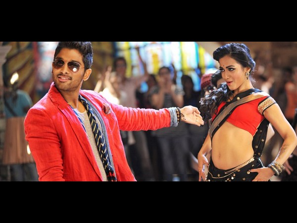 నిజంగానే టాప్ లేపిన అల్లు అర్జున్, కేథరిన్( ఫోటోలు)