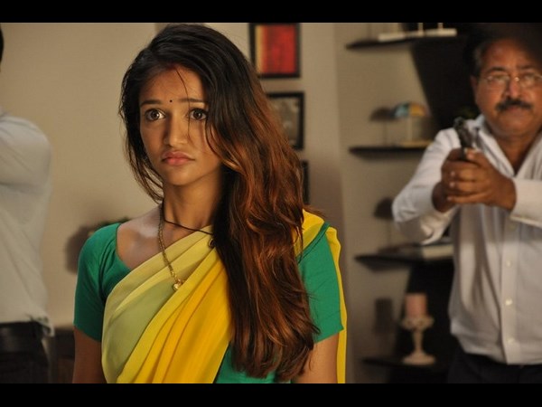  యమ హాట్ గురూ...!(వర్మ కొత్త హీరోయిన్ ఫోటోలు)