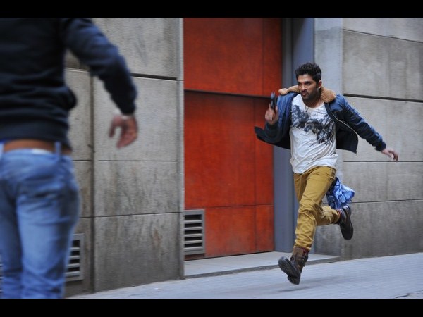 'ఇద్దరమ్మాయిలతో' లో అదిరే బన్ని యాక్షన్ (కొత్త ఫోటోలు)