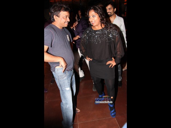 రామ్ గోపాల్ వర్మ డాన్స్ చేస్తే ఇలా ఉంటుంది..(ఫోటోలు)