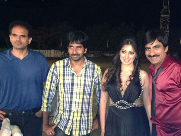 సెక్సీ లక్ష్మీరాయ్ బలుపు చూస్తిరా..!(ఫోటోలు)