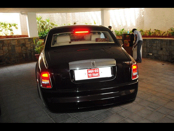 మహేష్,రామ్ చరణ్,పవన్, ఎన్టీఆర్ వాడే కార్లు ? (ఫోటో ఫీచర్)