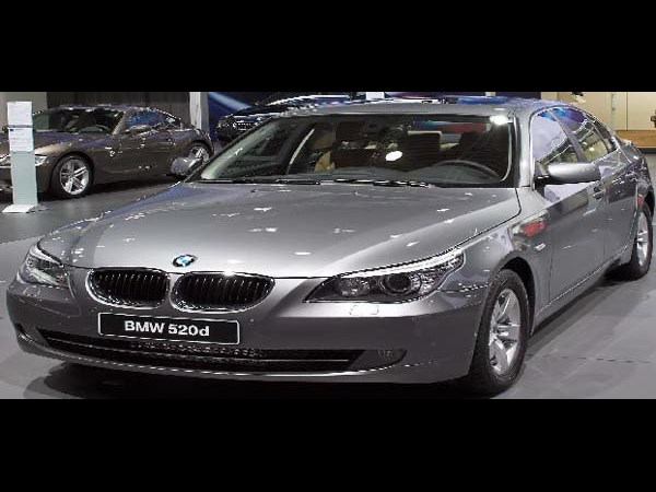 మహేష్,రామ్ చరణ్,పవన్, ఎన్టీఆర్ వాడే కార్లు ? (ఫోటో ఫీచర్)