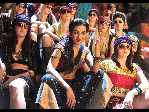  ‘ఇద్దరమ్మాయిలతో...’ న్యూ ఫోటోస్ వెరీ హాట్