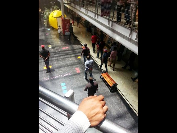 లొకేషన్ లో పవన్... కూతురుతో..(ఫోటోలు)