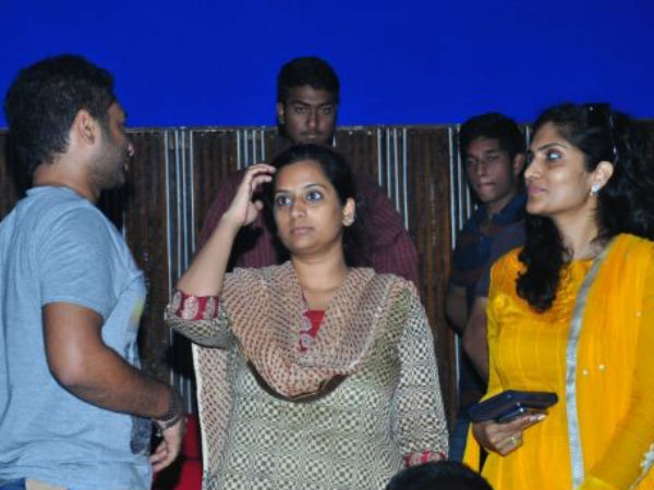 ఫ్యామిలీతో సినిమా చూసిన అల్లు అర్జున్ 