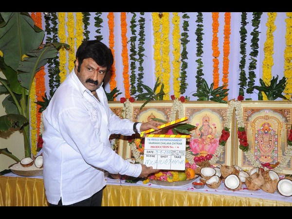  క్లాప్ కొట్టిన బాలకృష్ణ