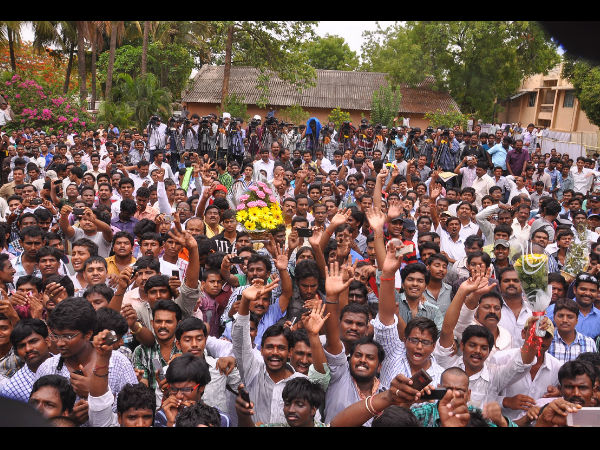 ఆకాశమంత అభిమానం