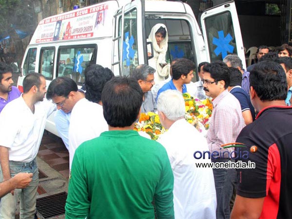 ఓశివరా స్మశాన వాటికలో...