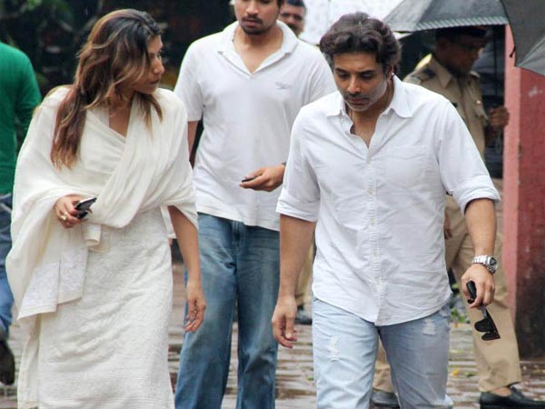 బాలీవుడ్లో ప్రియాంక సన్నిహితులంతా హాజరయ్యారు