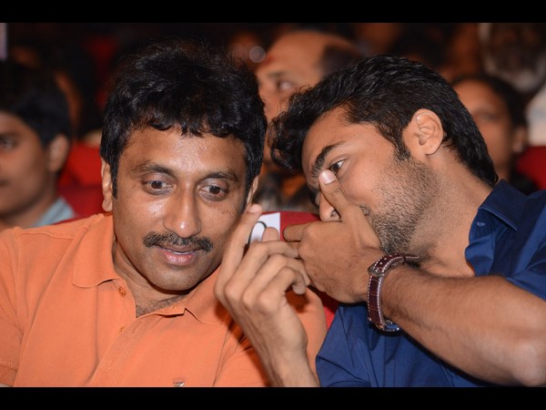 స్టేజీపై అనూష్క అదిరిపోయే డాన్స్ ...(ఫోటో ఫీచర్)